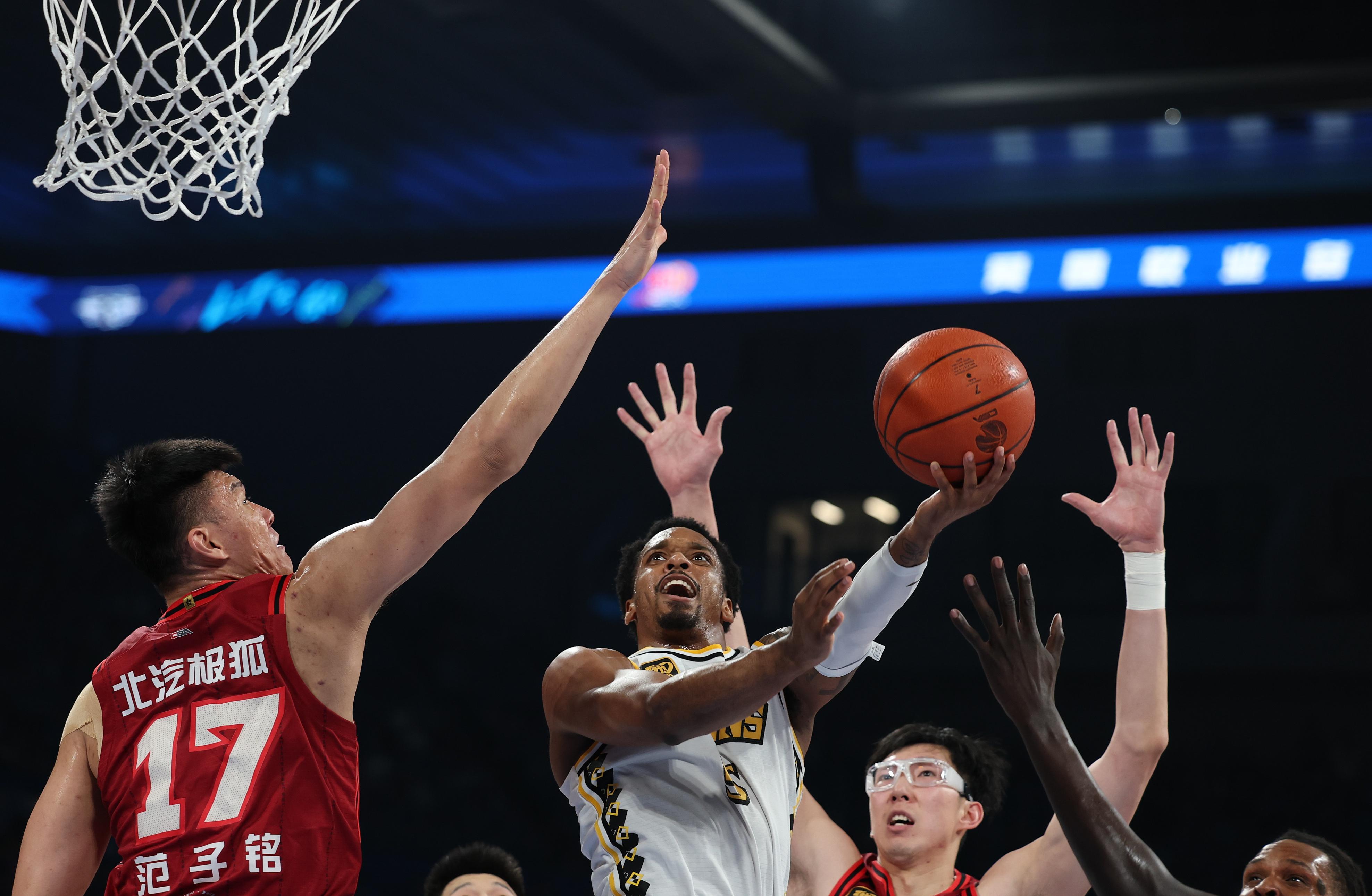 包含冲刺阶段体能课后，奥兰多魔术外线爆发备战NBA常规赛，信心回归，身体对抗强度拉满的词条